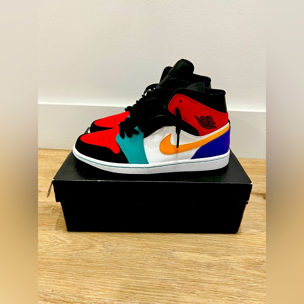 [SOLD] Great Condition - Jordan 1 Mid Multicolor